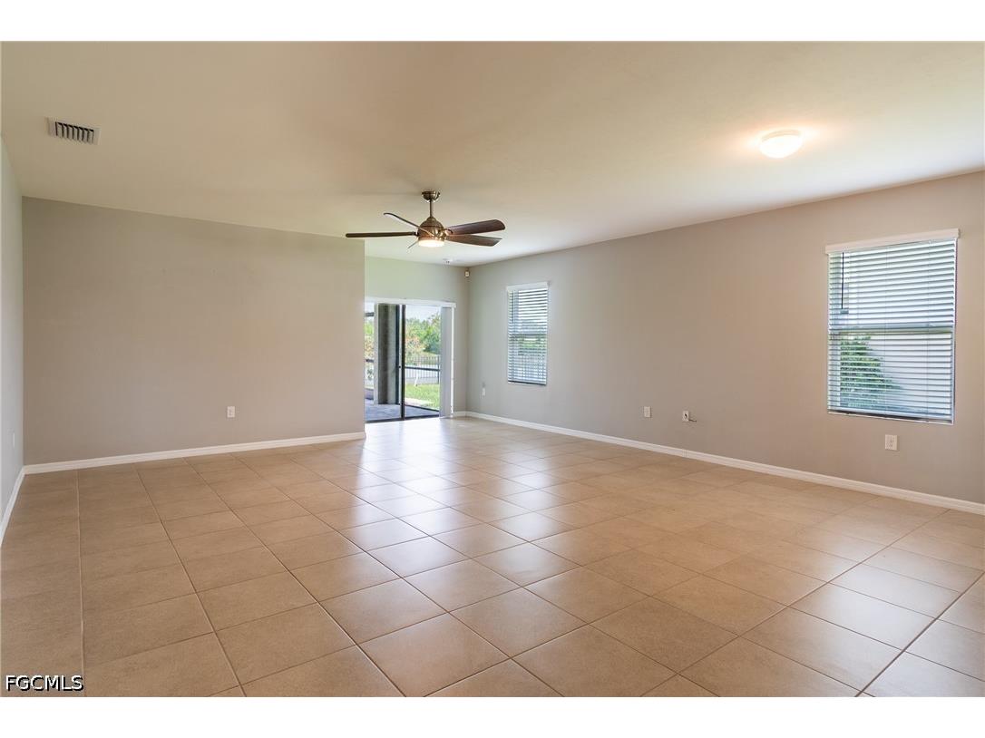 2707 Tarragona Court Cape Coral FL 33909 2026020348 image8