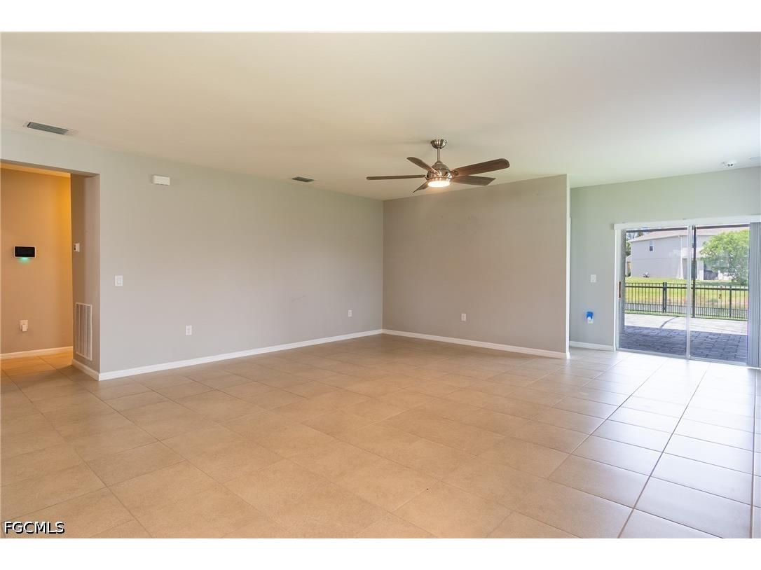 2707 Tarragona Court Cape Coral FL 33909 2026020348 image9