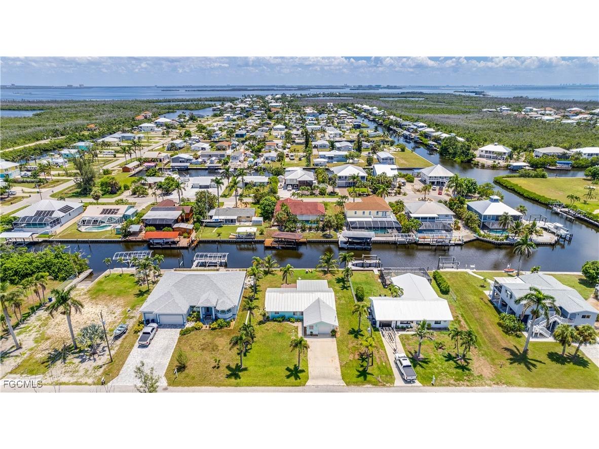 2708 Mangrove Street Saint James City FL 33956 2025003952 image32