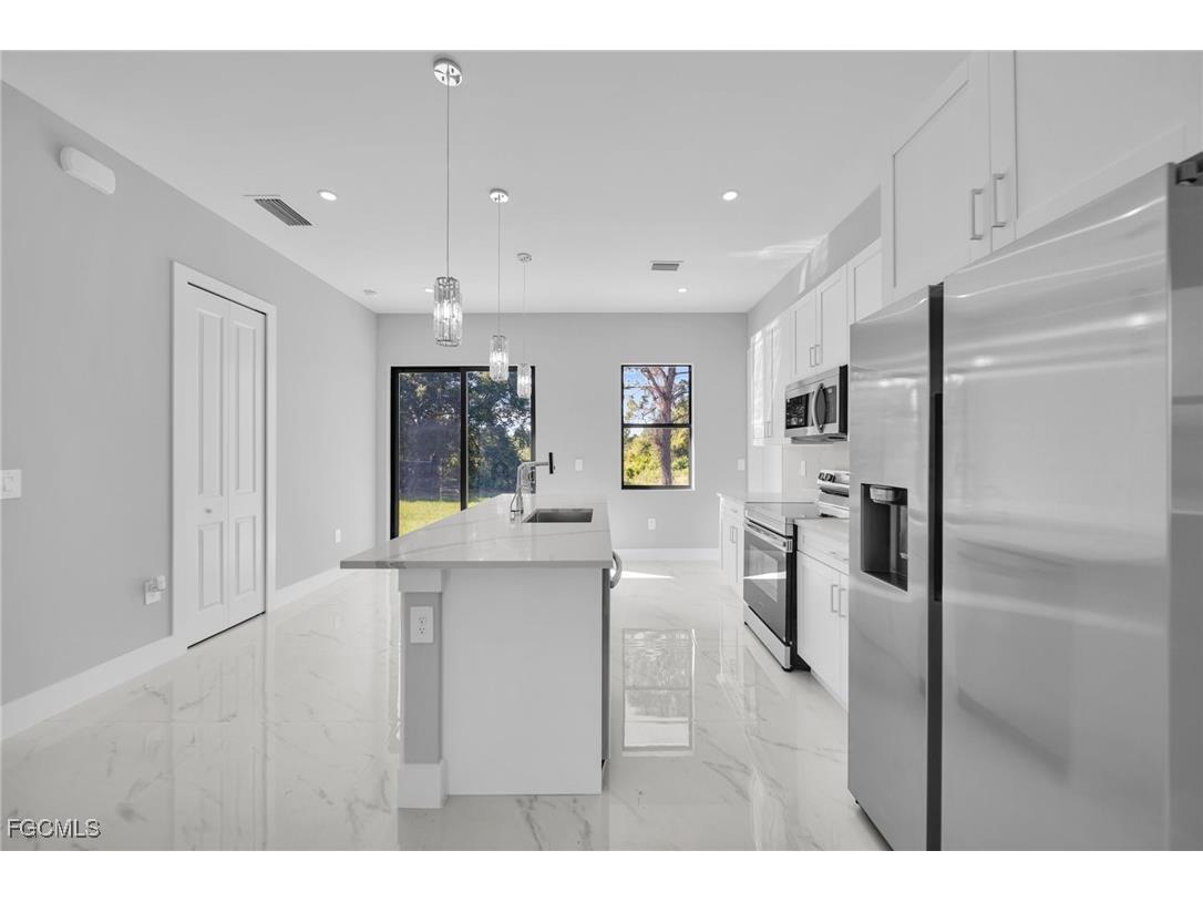 2709 50th Street W Lehigh Acres FL 33971 2025011091 image9