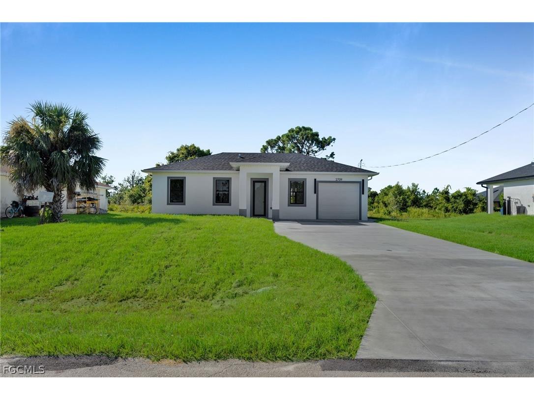 2709 50th Street W Lehigh Acres FL 33971 2026006585 image1