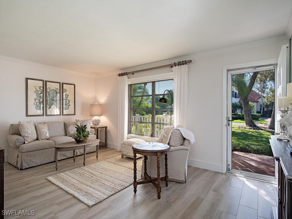 271 1st Avenue S Naples FL 34102 225075501 image2