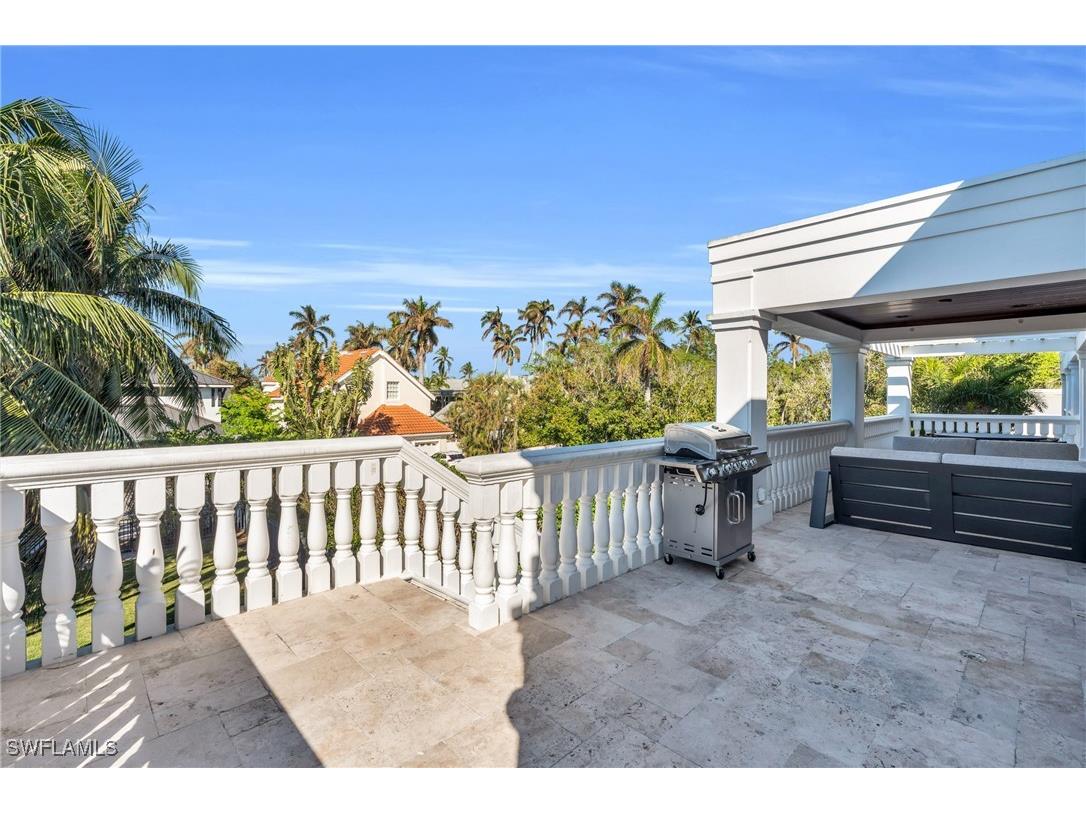 271 Broad Avenue S #202 Naples FL 34102 225074679 image14