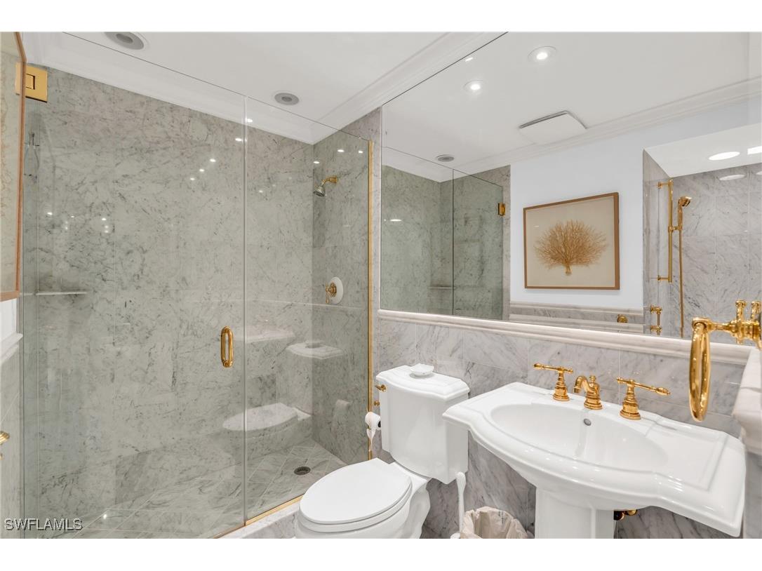 271 Broad Avenue S #202 Naples FL 34102 225074679 image8