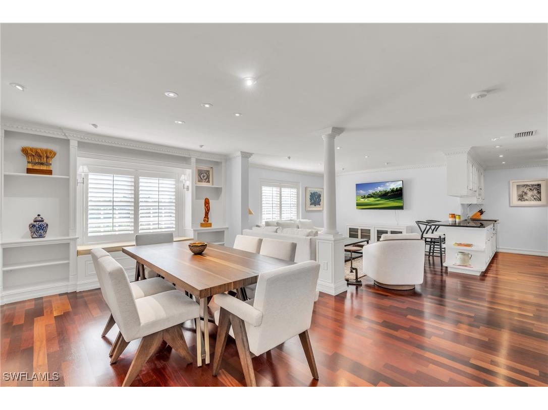 271 Broad Avenue S #202 Naples FL 34102 225080624 image1