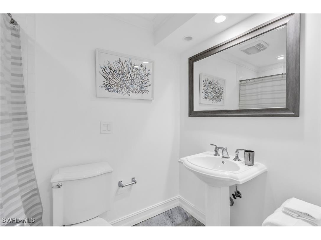 271 Broad Avenue S #203 Naples FL 34102 225074670 image10