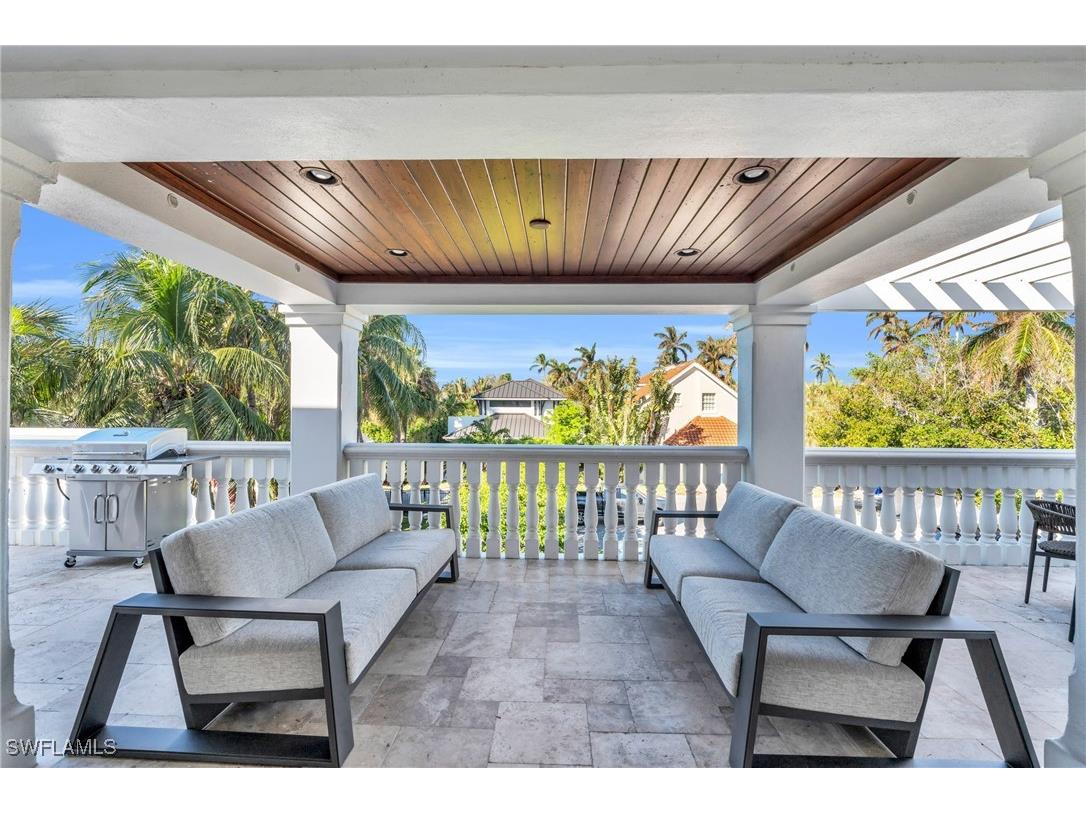 271 Broad Avenue S #203 Naples FL 34102 225074670 image11