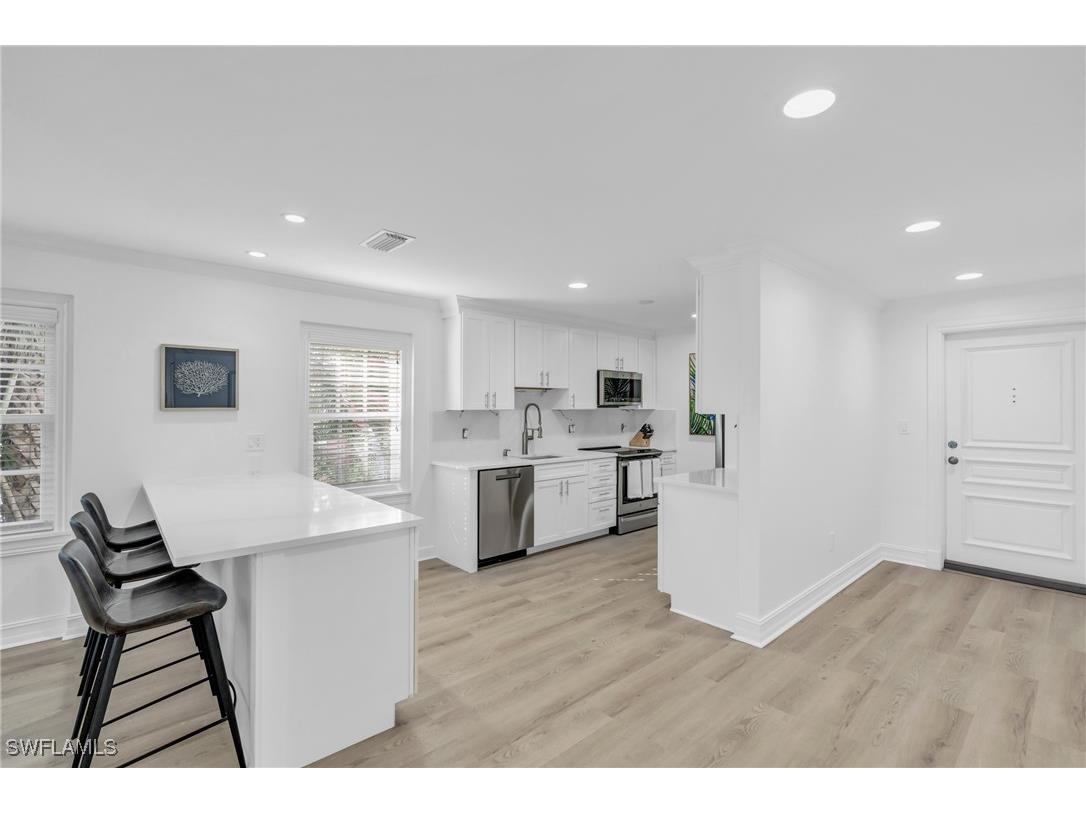 271 Broad Avenue S #203 Naples FL 34102 225074670 image6