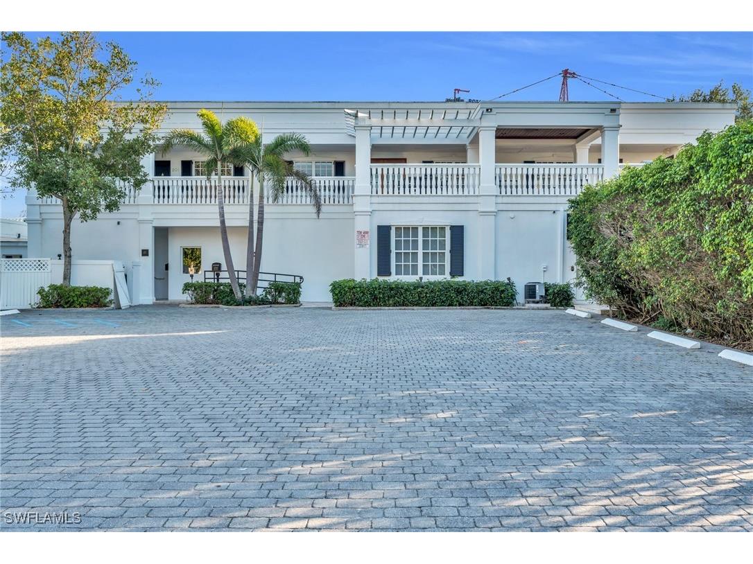 271 Broad Avenue S #203 Naples FL 34102 225080625 image16