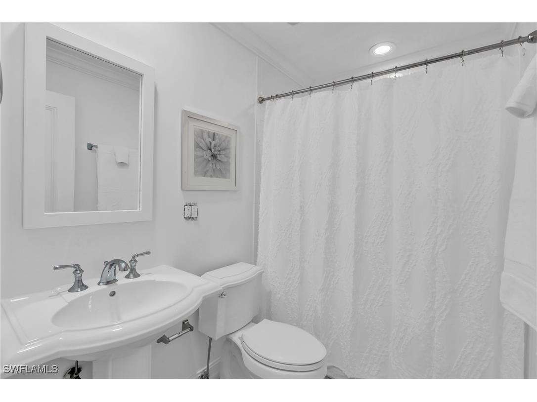 271 Broad Avenue S #203 Naples FL 34102 225080625 image8