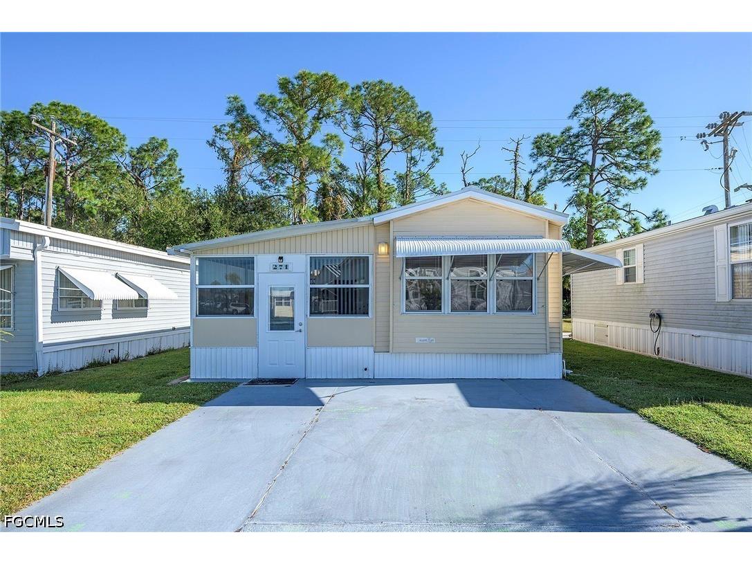 271 Caravan Circle North Fort Myers FL 33903 2026025611 image1