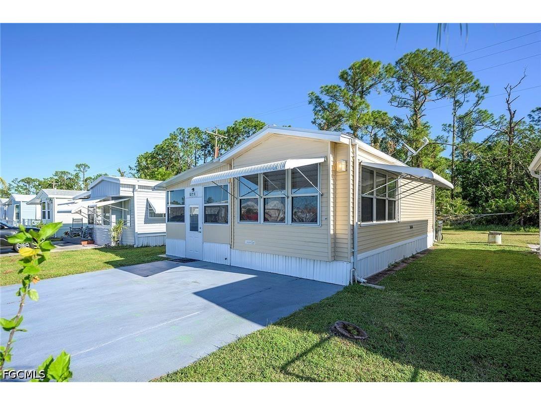 271 Caravan Circle North Fort Myers FL 33903 2026025611 image15