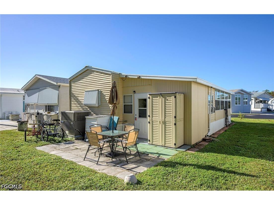 271 Caravan Circle North Fort Myers FL 33903 2026025611 image17