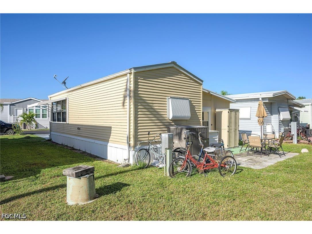 271 Caravan Circle North Fort Myers FL 33903 2026025611 image18