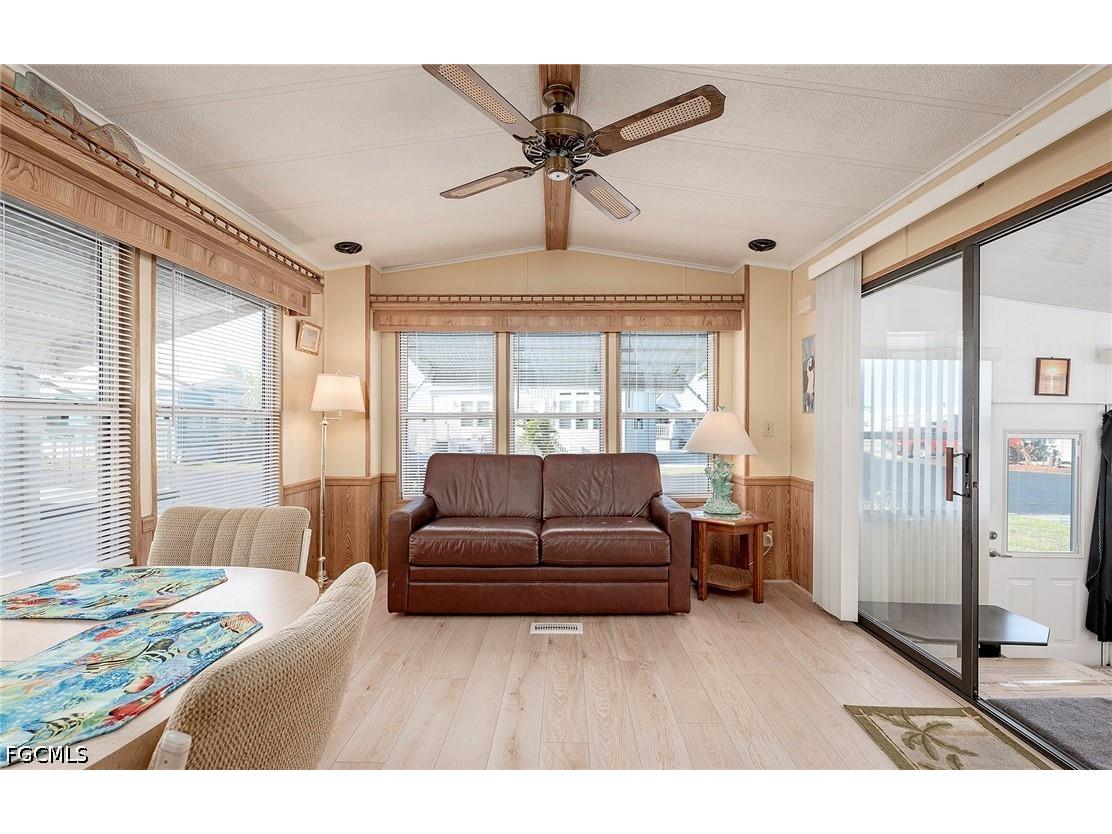 271 Caravan Circle North Fort Myers FL 33903 2026025611 image6