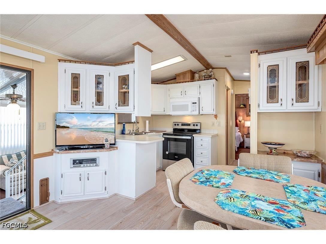 271 Caravan Circle North Fort Myers FL 33903 2026025611 image7
