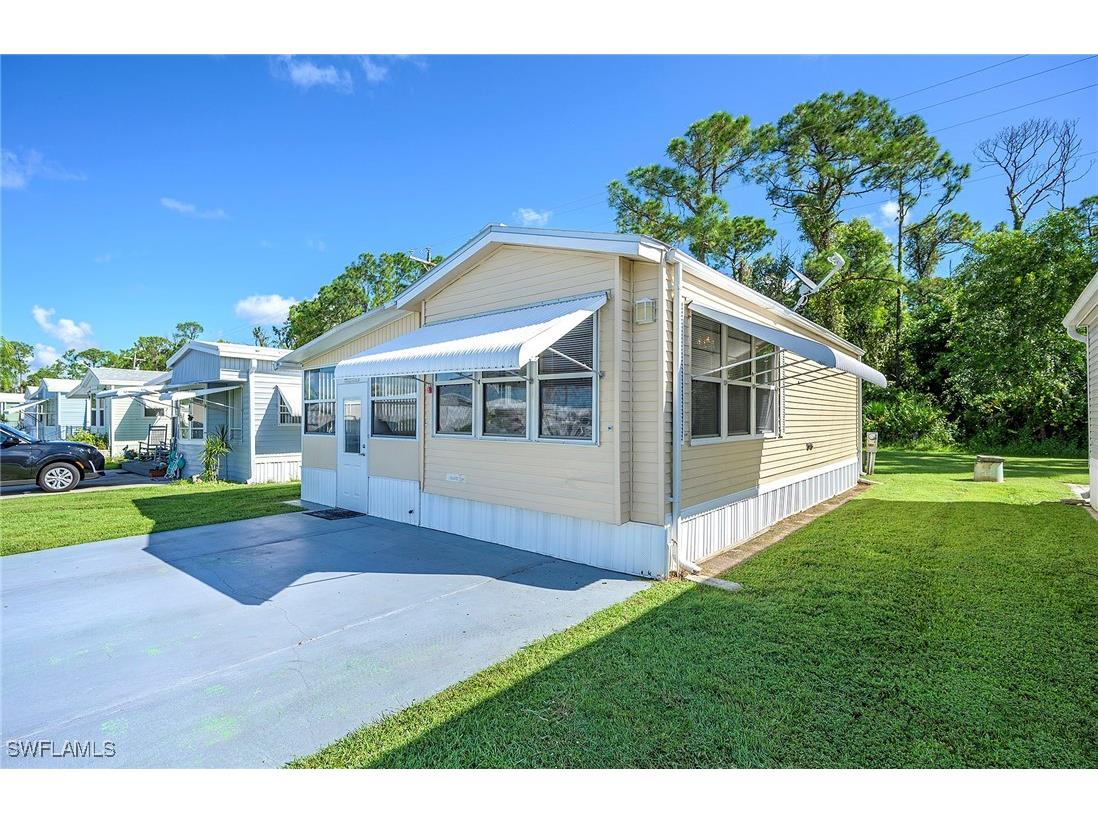 271 Caravan Circle North Fort Myers FL 33903 224078163 image1