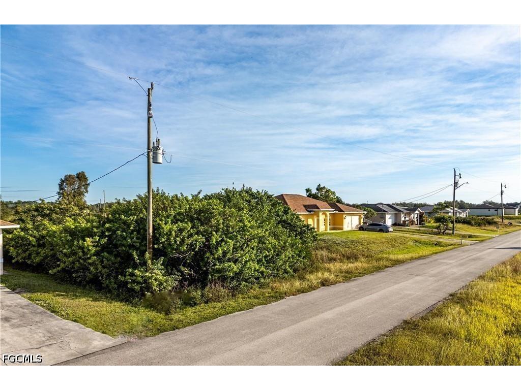 2710 69th Street W Lehigh Acres FL 33971 2026017150 image3