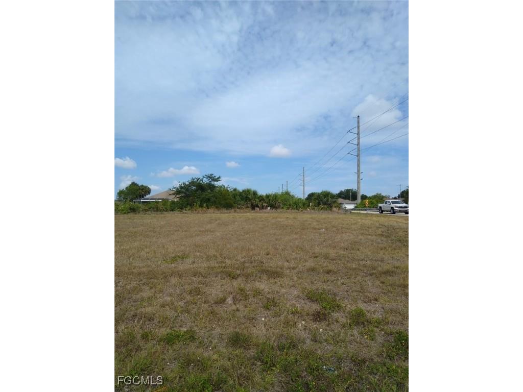 2710 NE 6th Avenue Cape Coral FL 33909 2025010775 image2