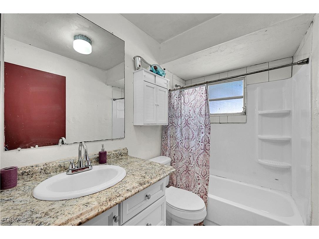 27101 Pine Avenue Bonita Springs FL 34135 2025012803 image4