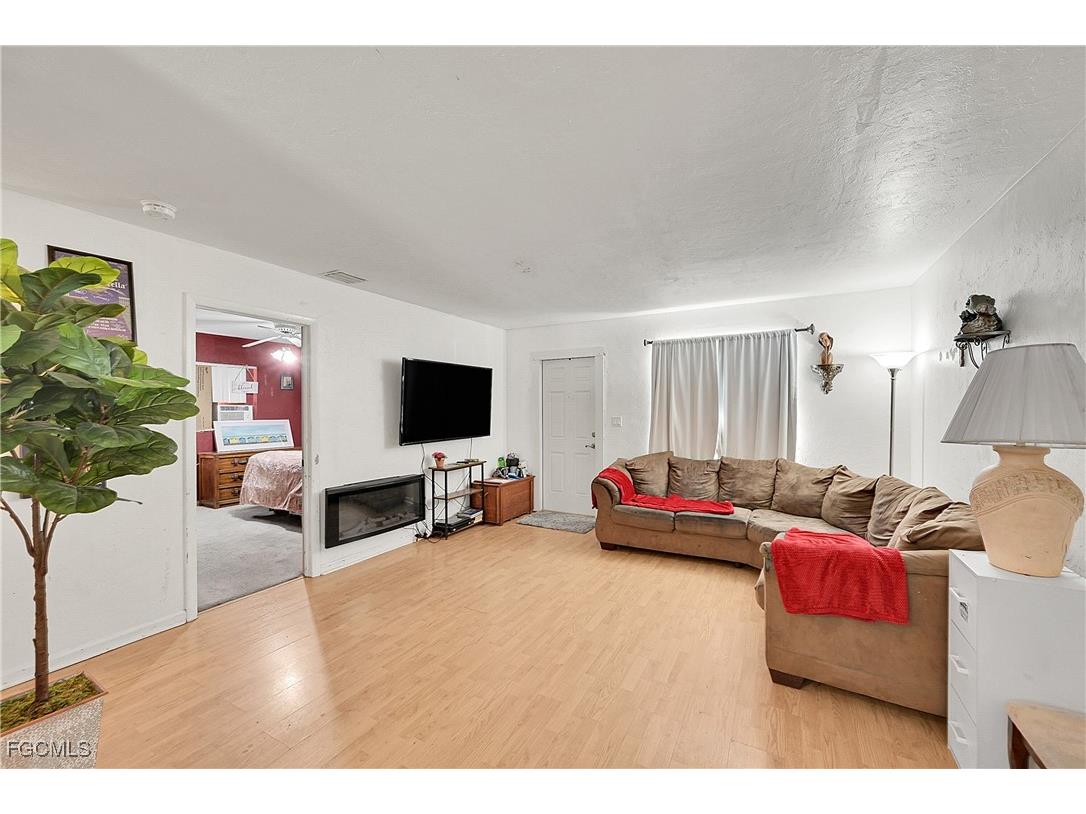 27101 Pine Avenue Bonita Springs FL 34135 2025012803 image5