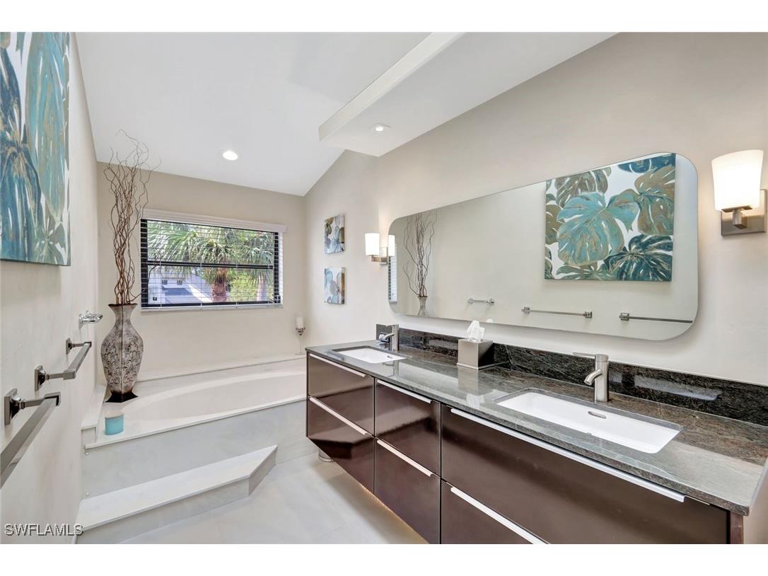 27105 Oakwood Lake Drive Bonita Springs FL 34134 225074885 image20