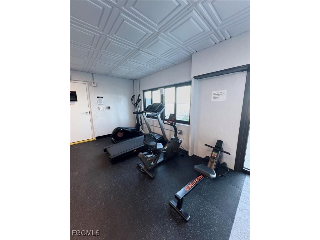 2711 1st Street #102 Fort Myers FL 33916 2025011604 image35