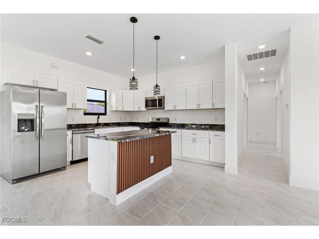 2711 50th Street W Lehigh Acres FL 33971 2025015710 image11