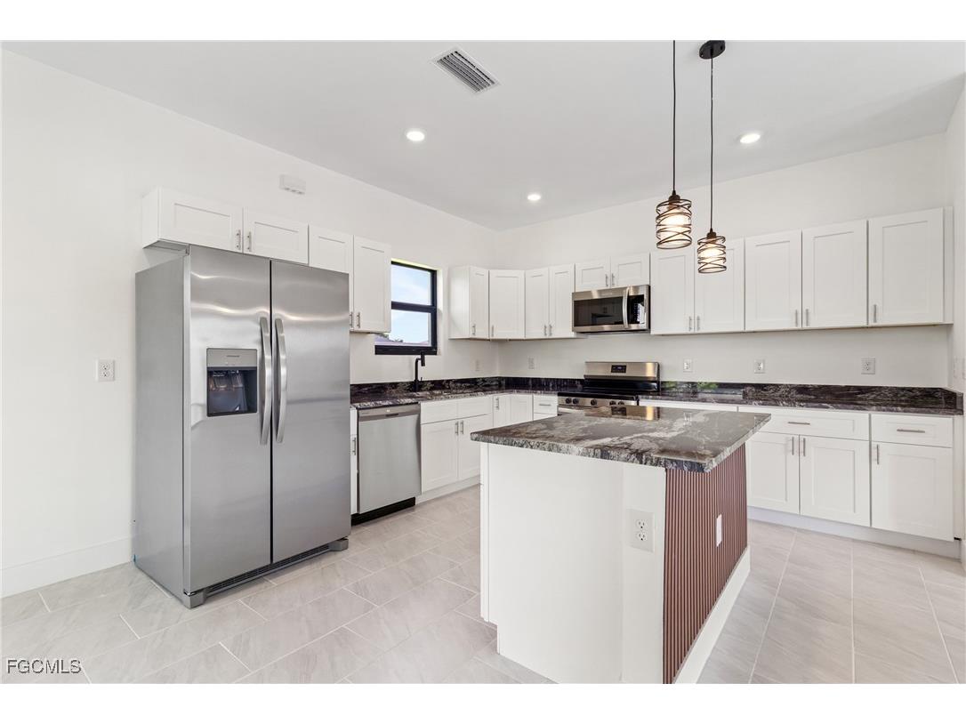 2711 50th Street W Lehigh Acres FL 33971 2025015710 image4