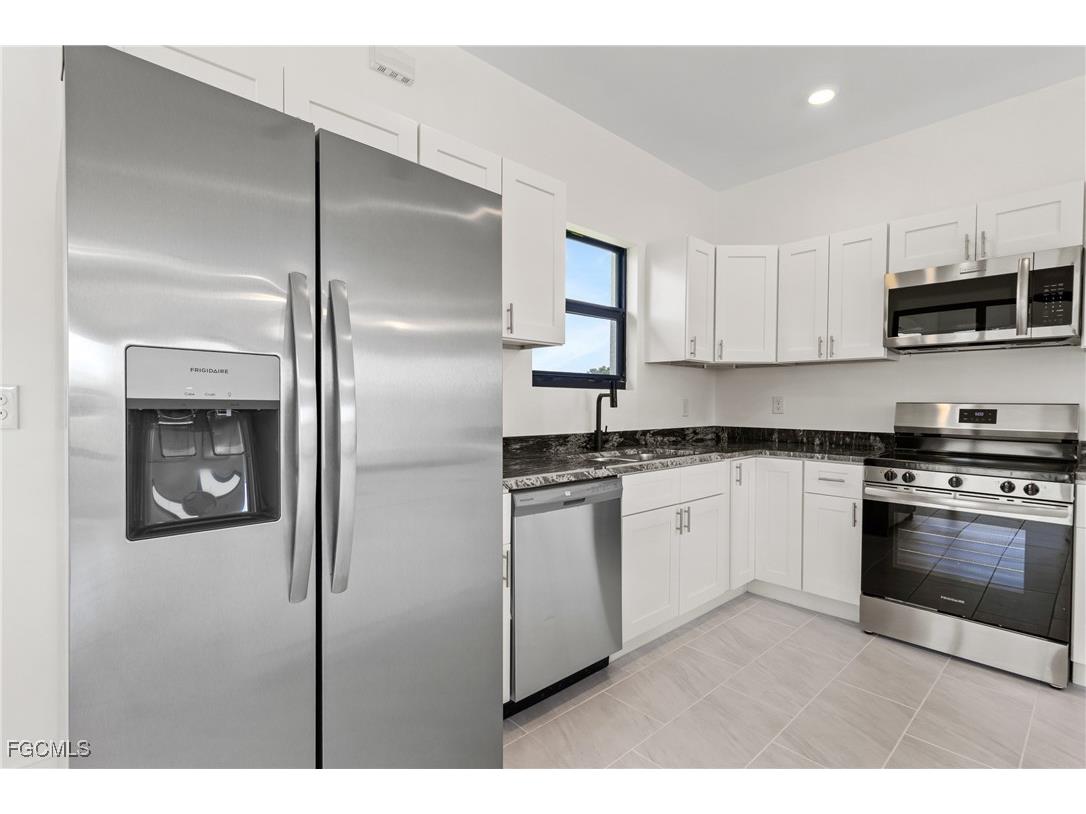 2711 50th Street W Lehigh Acres FL 33971 2025015710 image5