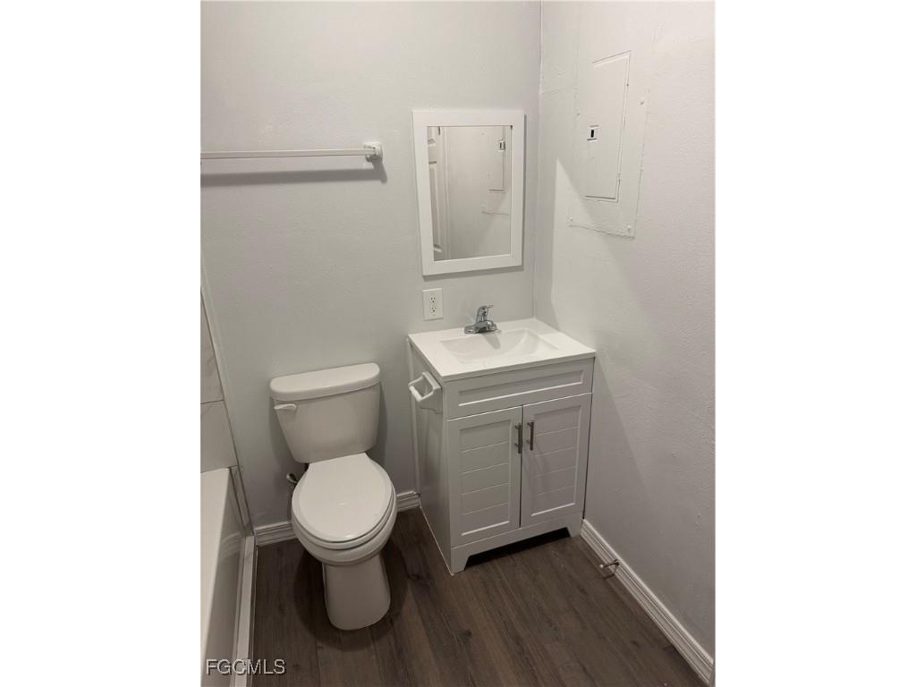 2711 Elmwood Street Fort Myers FL 33901 2026003045 image24