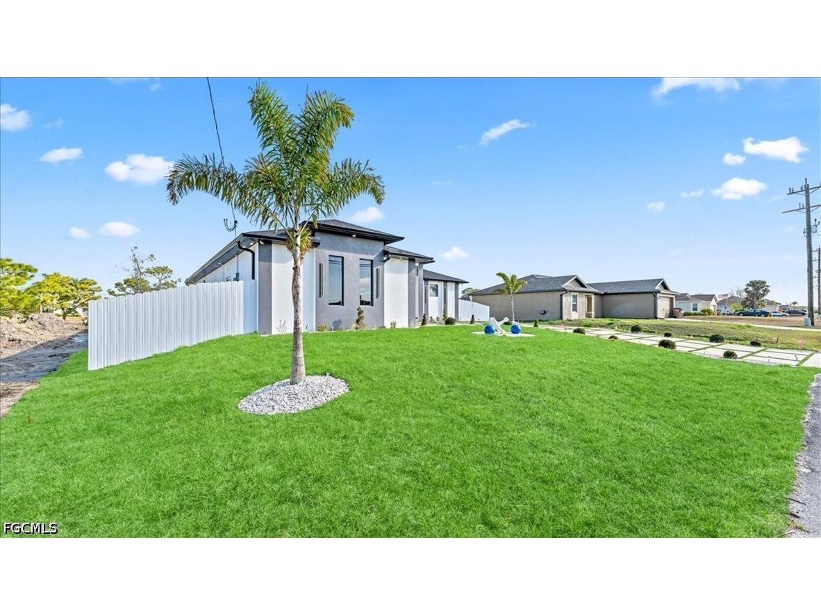 2711 Van Buren Parkway Cape Coral FL 33993 2026025432 image3