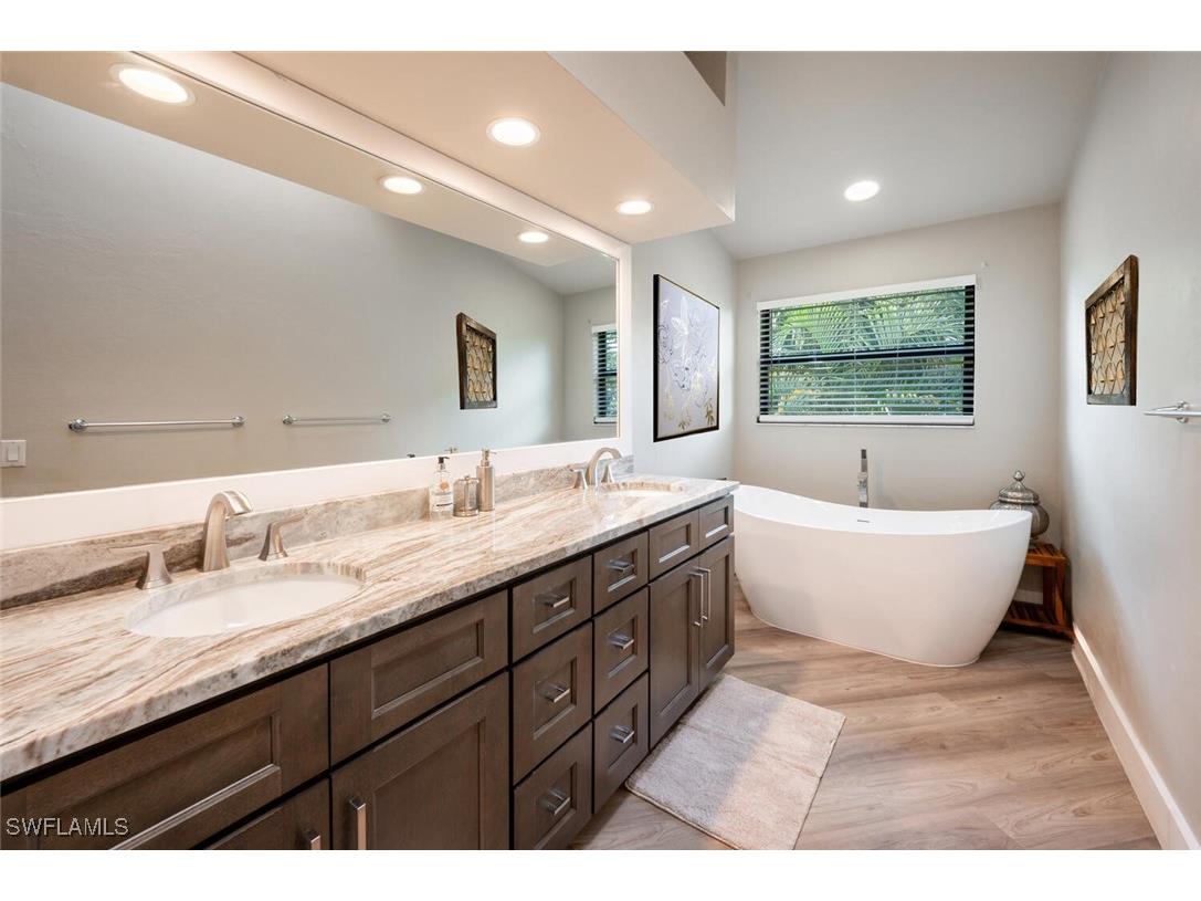 27113 Oakwood Lake Drive Bonita Springs FL 34134 225057072 image23