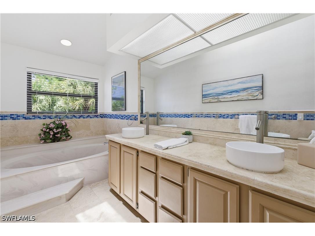 27119 Oakwood Lake Drive Bonita Springs FL 34134 226018054 image29