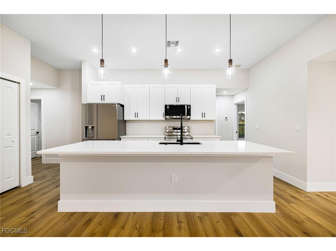 2712 40th Street W Lehigh Acres FL 33971 2025014947 image9