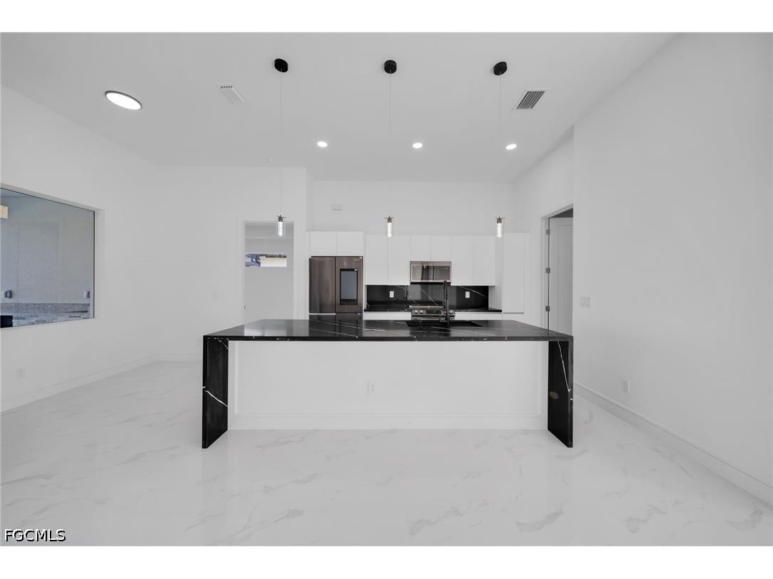2712 NW 41st Avenue Cape Coral FL 33993 2026025610 image4