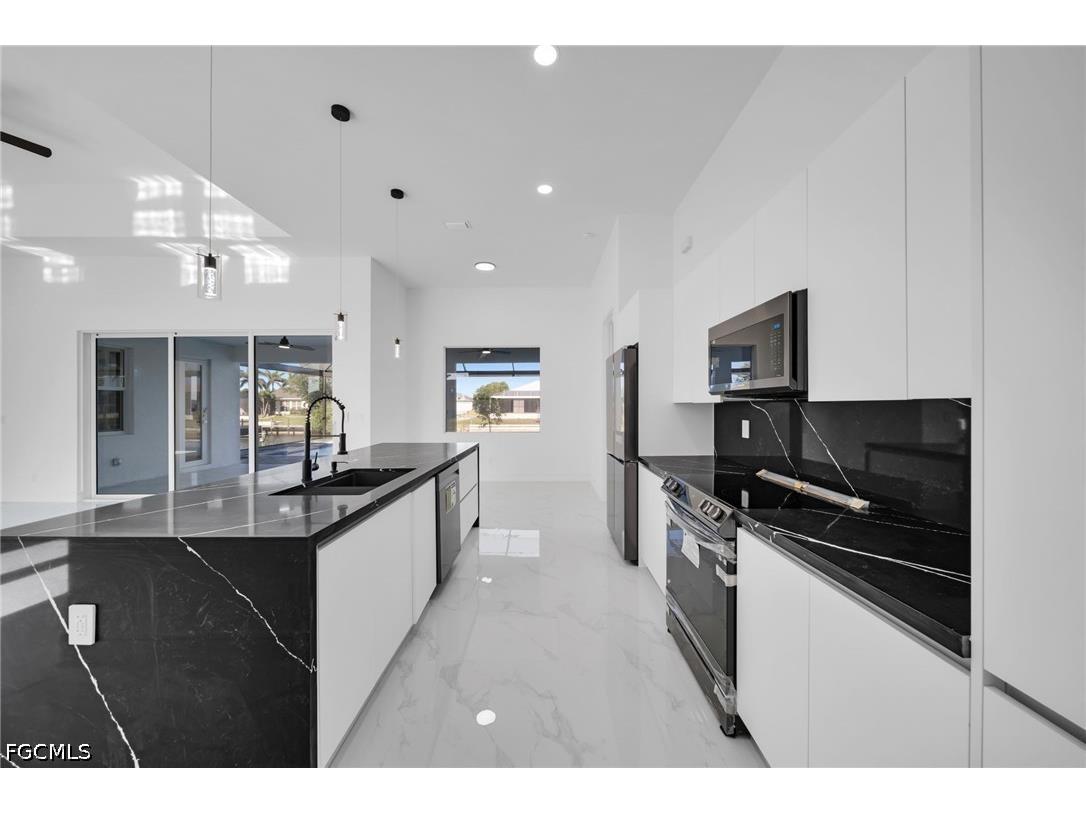 2712 NW 41st Avenue Cape Coral FL 33993 2026025610 image7