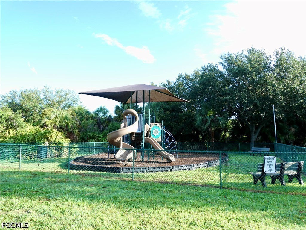 2712 Nature Pointe Loop Fort Myers FL 33905 2026029564 image17