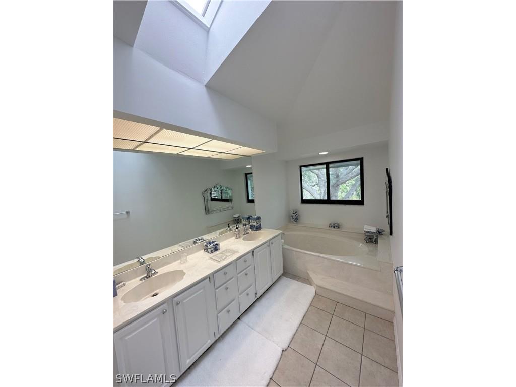 27121 Oakwood Lake Drive Bonita Springs FL 34134 226009661 image14