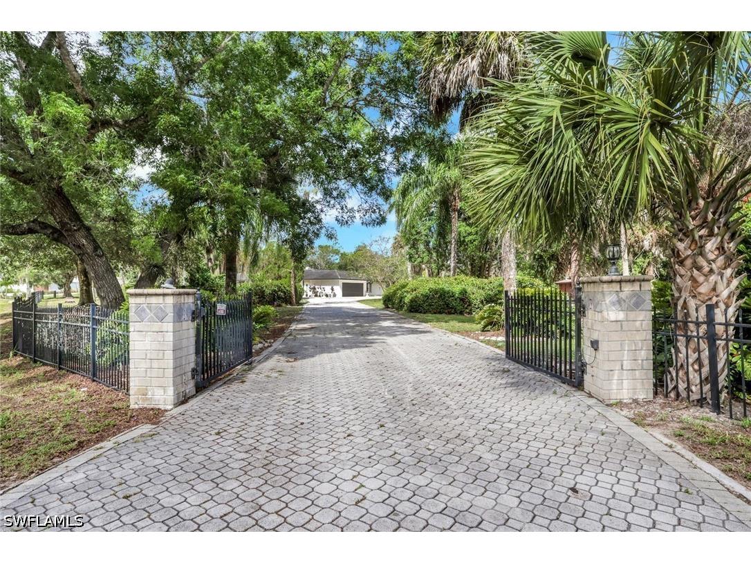 27126 Rue De Paix Bonita Springs FL 34135 226021384 image1