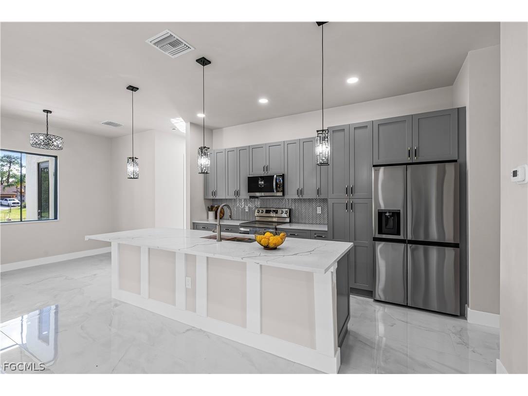 2713 10th Street W Lehigh Acres FL 33971 2026011757 image4