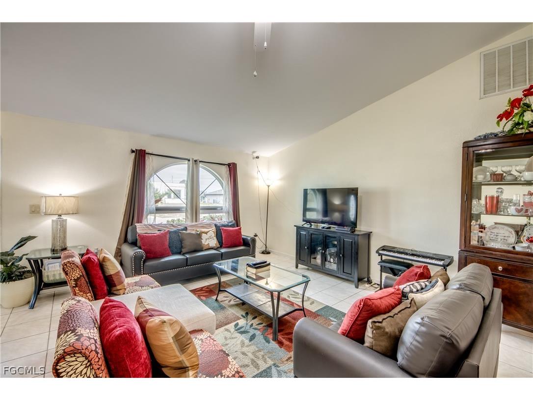 2713 NW 1st Place Cape Coral FL 33993 2026013497 image3