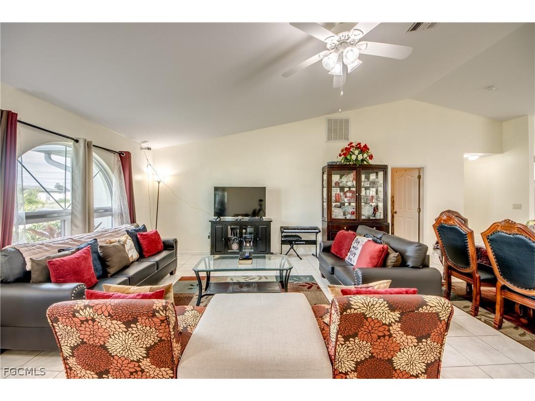 2713 NW 1st Place Cape Coral FL 33993 2026013497 image4