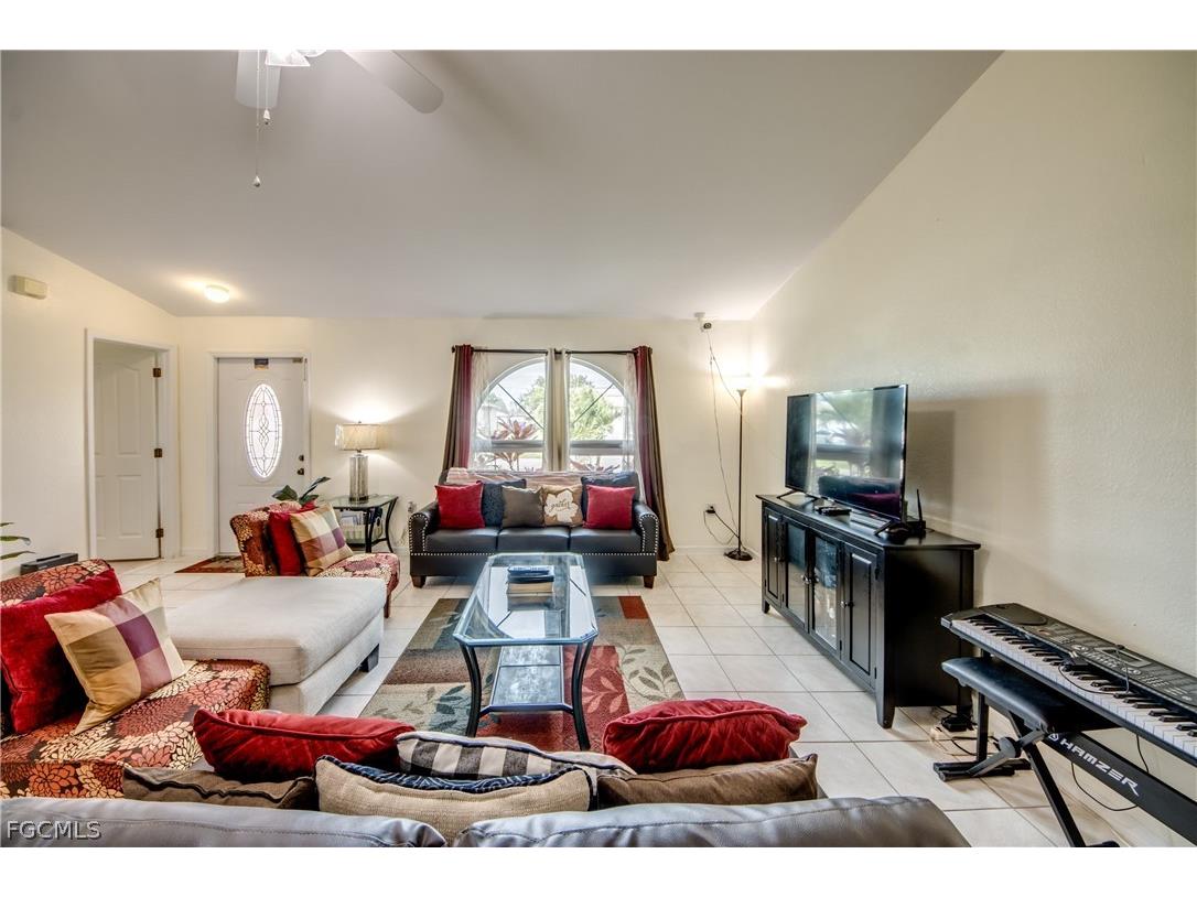 2713 NW 1st Place Cape Coral FL 33993 2026013497 image5