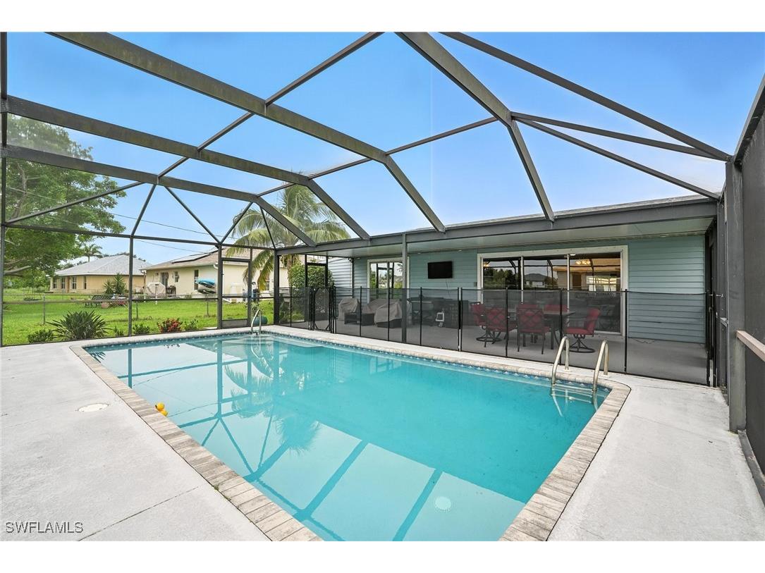 2713 NW 2nd Avenue Cape Coral FL 33993 225060889 image1