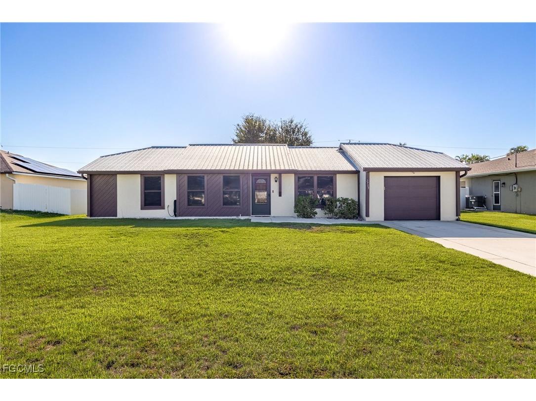 2713 SW 12th Place Cape Coral FL 33914 2025006361 image1