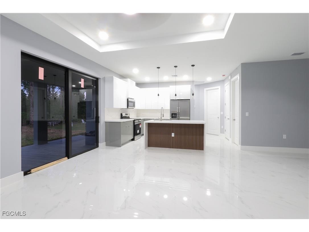 2714 2nd Street SW Lehigh Acres FL 33976 2025026132 image4