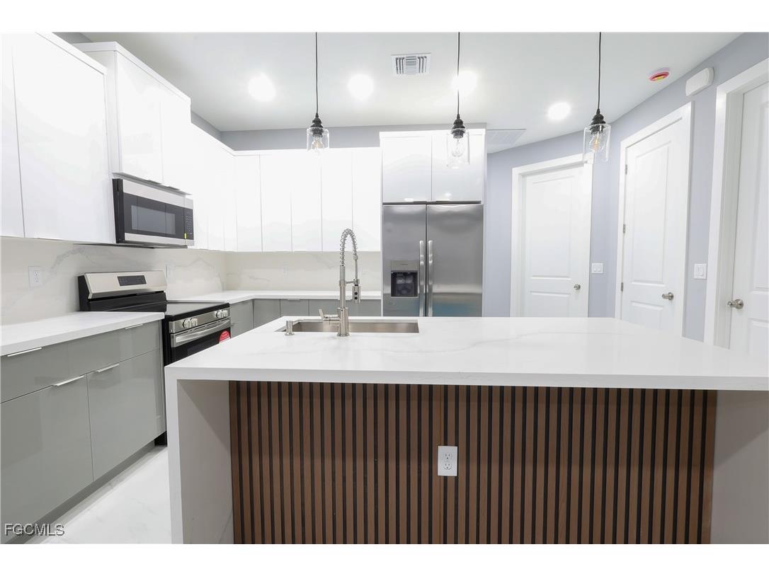 2714 2nd Street SW Lehigh Acres FL 33976 2025026132 image5