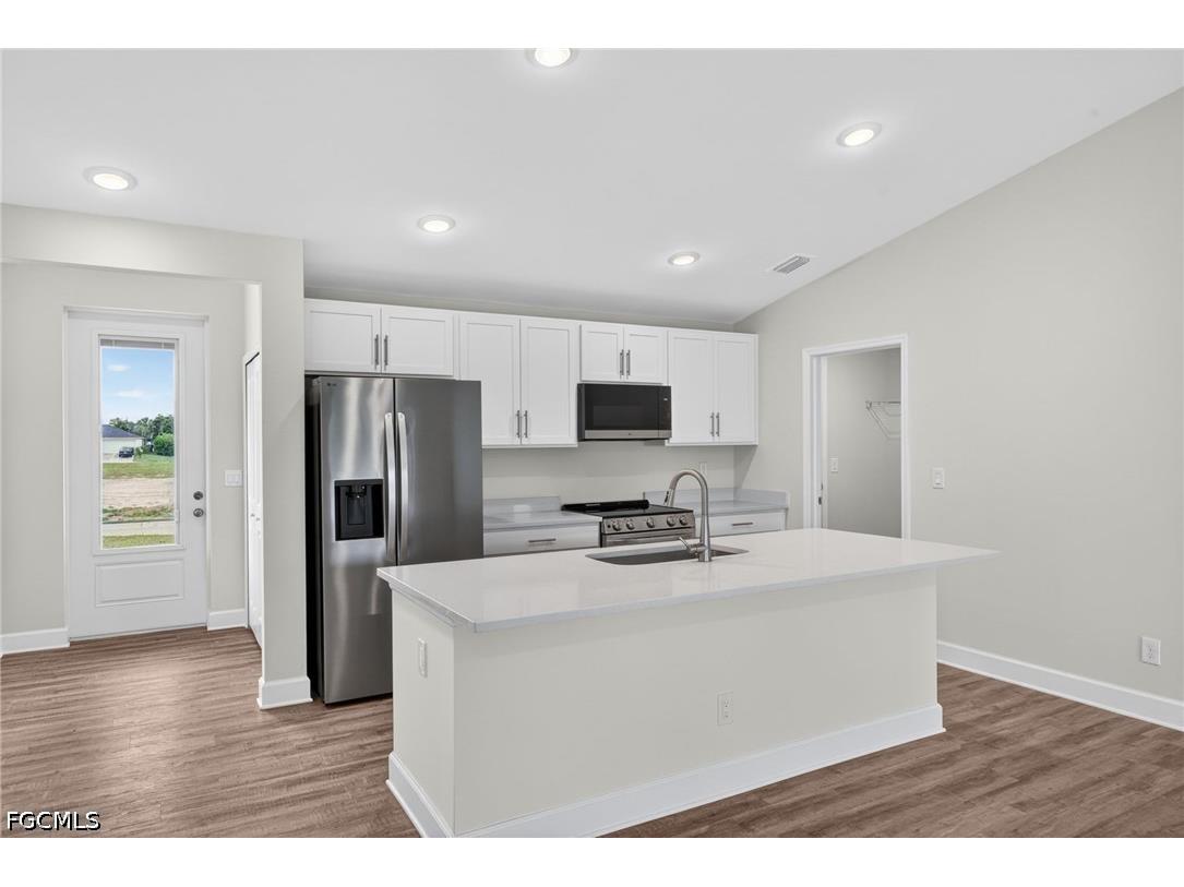 2714 NW 3rd Place Cape Coral FL 33993 2026025237 image5
