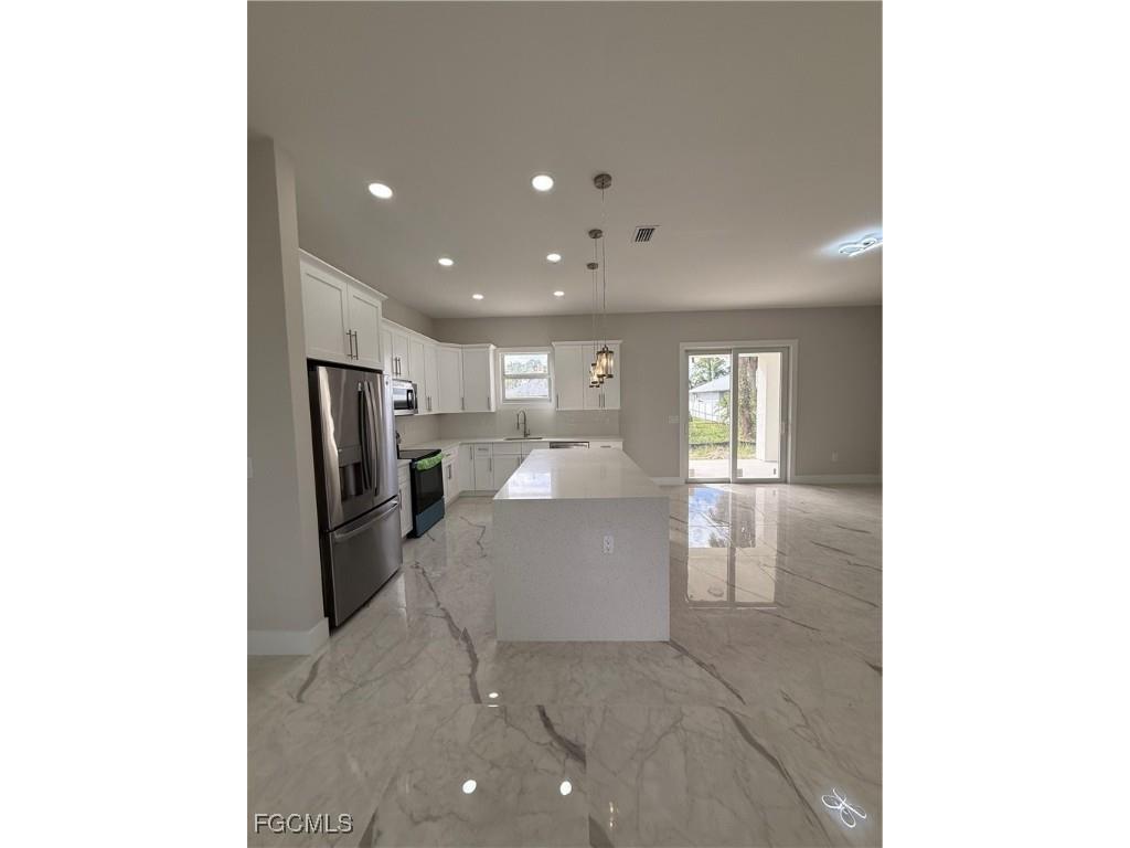 2715 10th Street W Lehigh Acres FL 33971 2025019319 image10